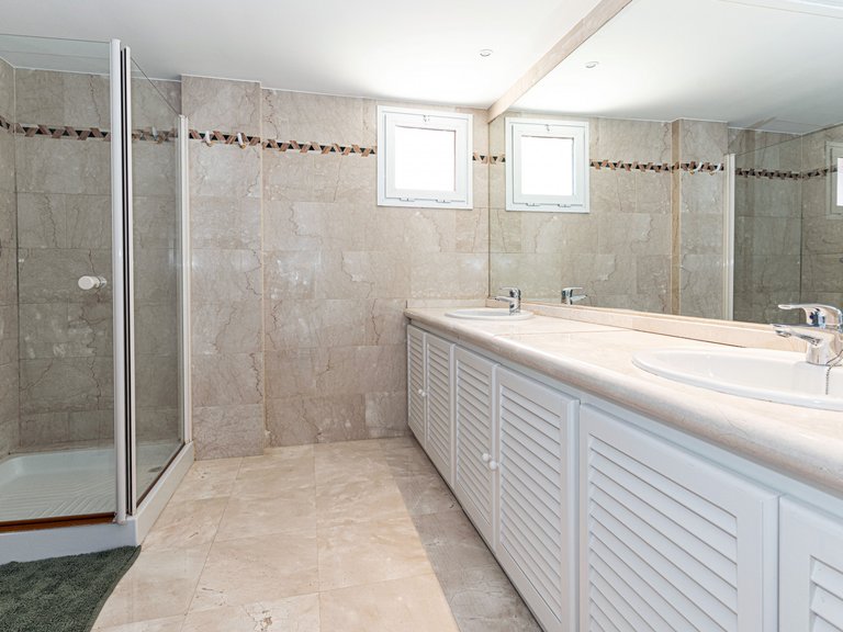 Apartment for Sale in Marbella, Malaga 12