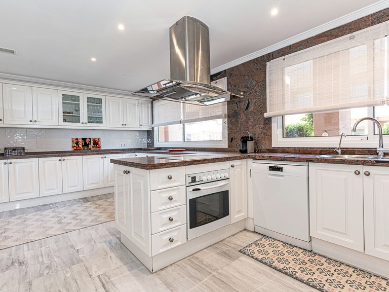 Apartment for Sale in Marbella, Malaga 7