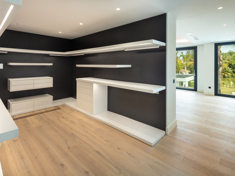 Villa for Sale in Marbella, Malaga 17