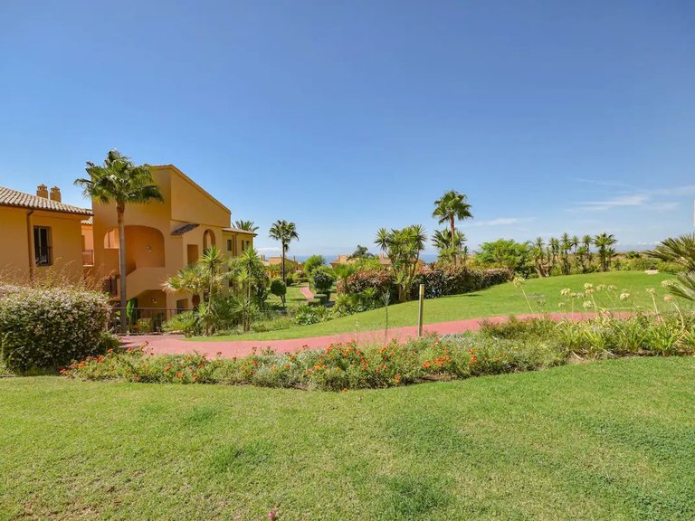 Apartment for Rent in Benahavis, Malaga 10