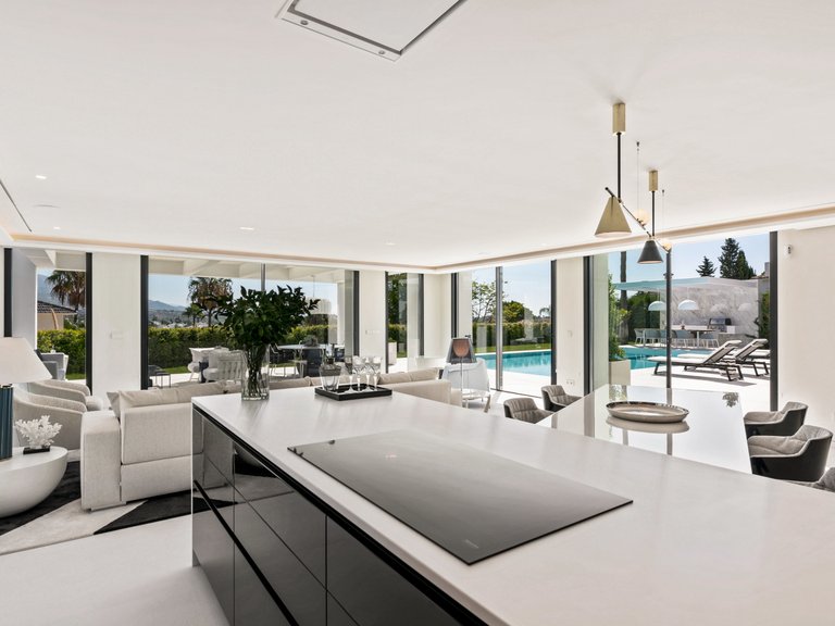 Villa for Sale in Marbella, Malaga 3