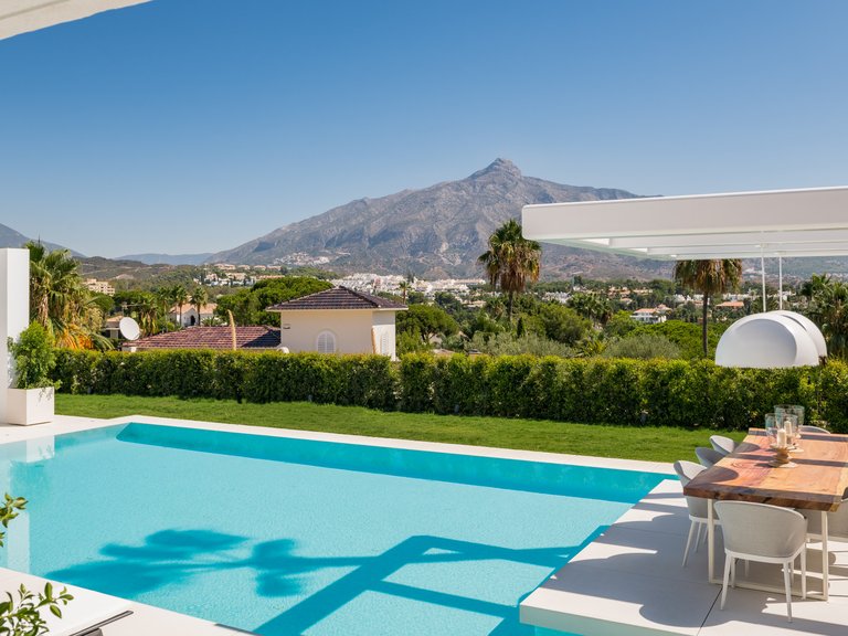 Villa for Sale in Marbella, Malaga 29