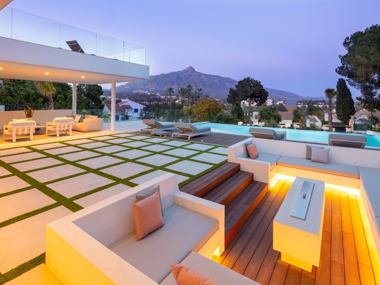 Villa for Sale in Marbella, Malaga 24