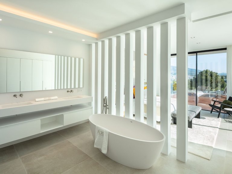 Villa for Sale in Marbella, Malaga 25