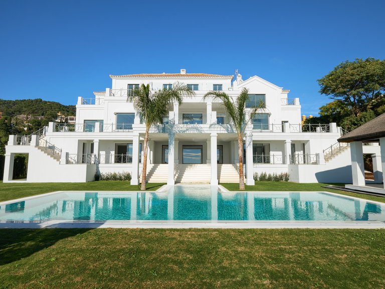 Villa for Sale in Marbella, Malaga 24