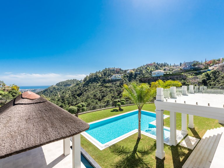 Villa for Sale in Marbella, Malaga 8