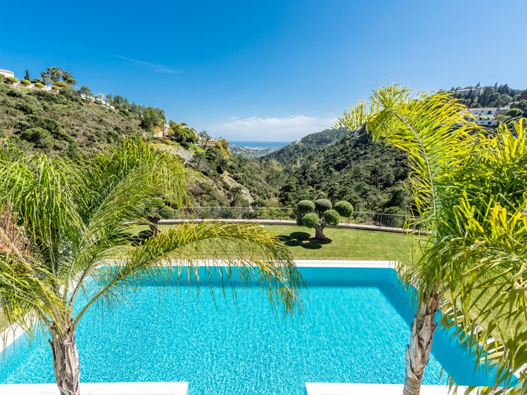 Villa for Sale in Marbella, Malaga 9