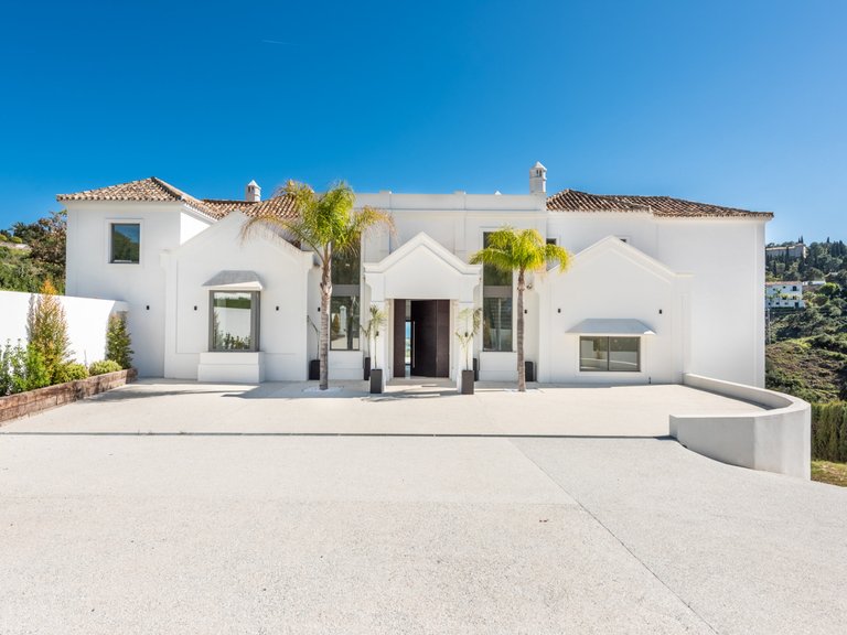 Villa for Sale in Marbella, Malaga 10