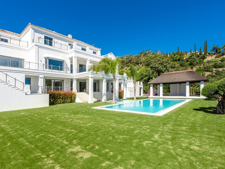 Villa for Sale in Marbella, Malaga 7