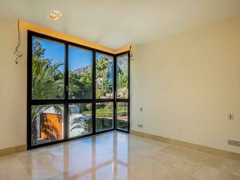 Apartment for Sale in Marbella, Malaga 20