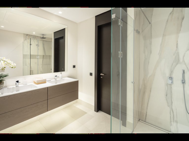 Apartment for Sale in Marbella, Malaga 16