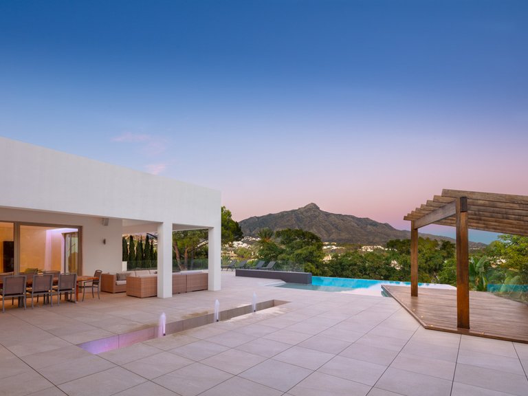 Villa for Sale in Marbella, Malaga 25