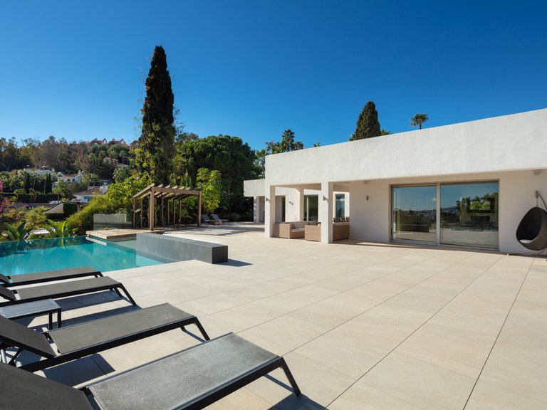 Villa for Sale in Marbella, Malaga 8