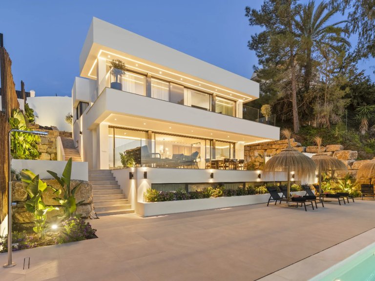 Villa for Sale in Marbella, Malaga 1