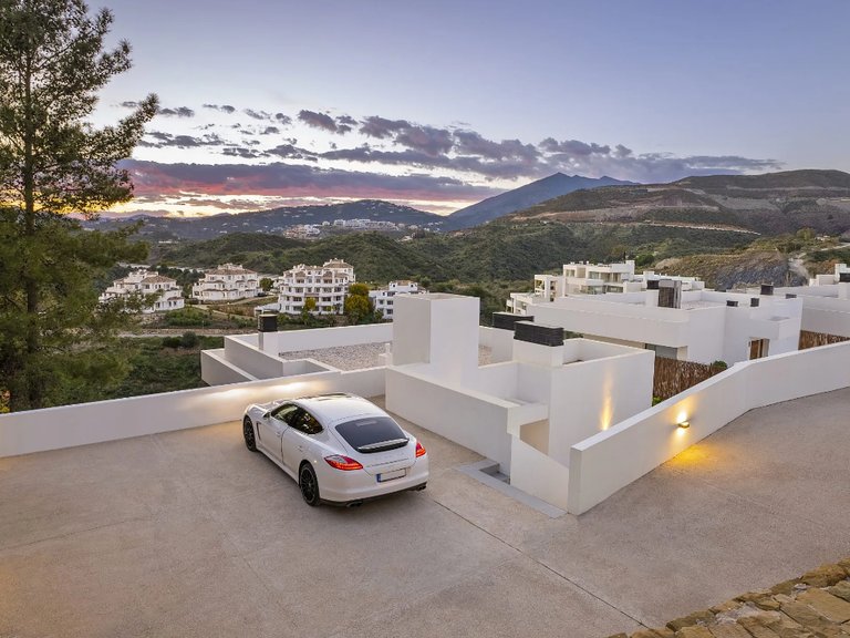 Villa for Sale in Marbella, Malaga 25
