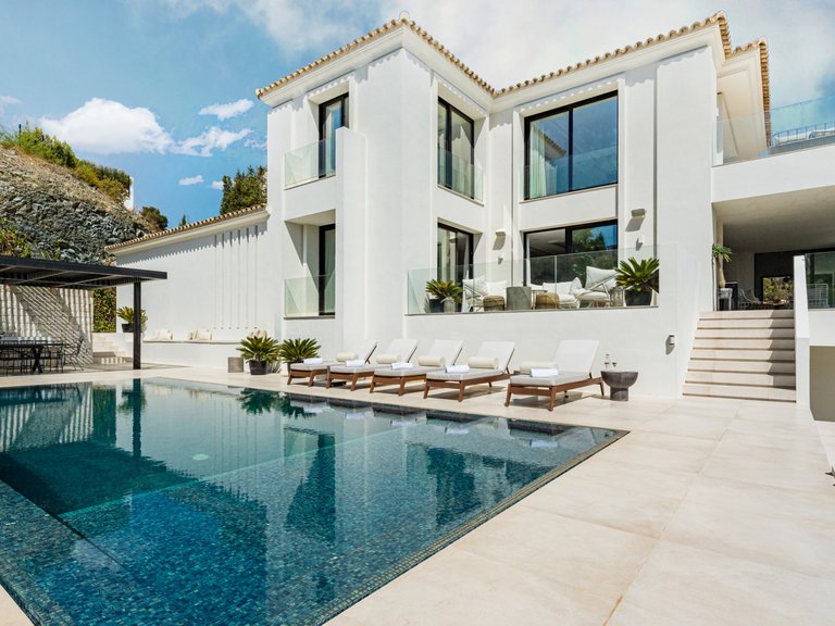 Villa for Sale in Marbella, Malaga 35
