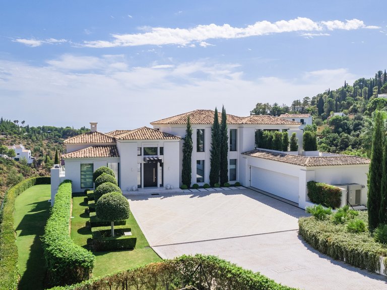 Villa for Sale in Marbella, Malaga 1