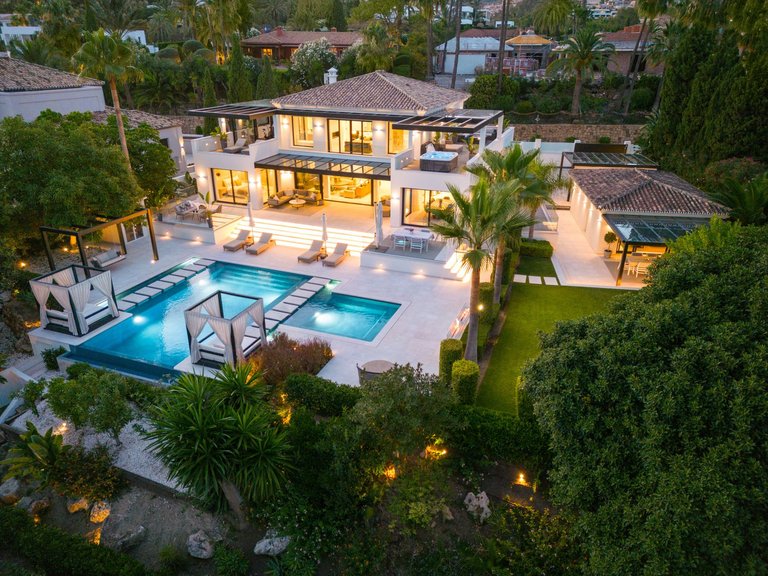 Villa for Sale in Marbella, Malaga 5