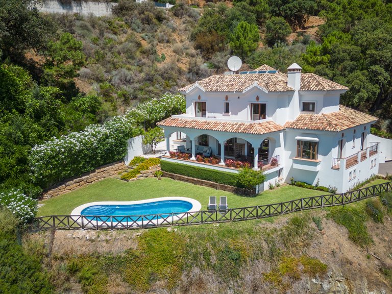 Villa for Sale in Marbella, Malaga 3