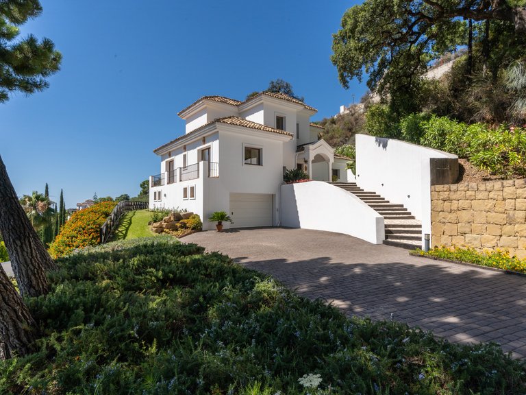 Villa for Sale in Marbella, Malaga 54