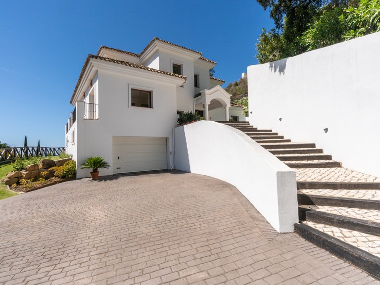 Villa for Sale in Marbella, Malaga 55