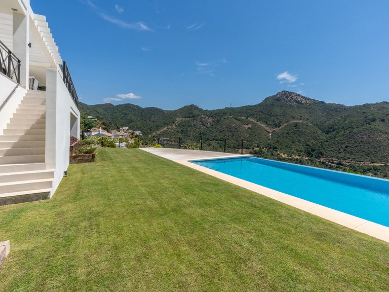 Villa for Sale in Marbella, Malaga 56
