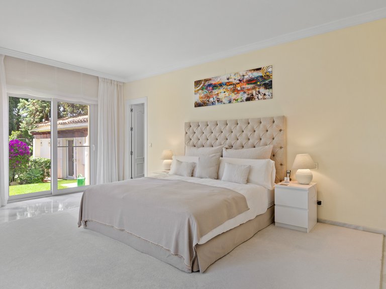 Villa for Sale in Marbella, Malaga 33