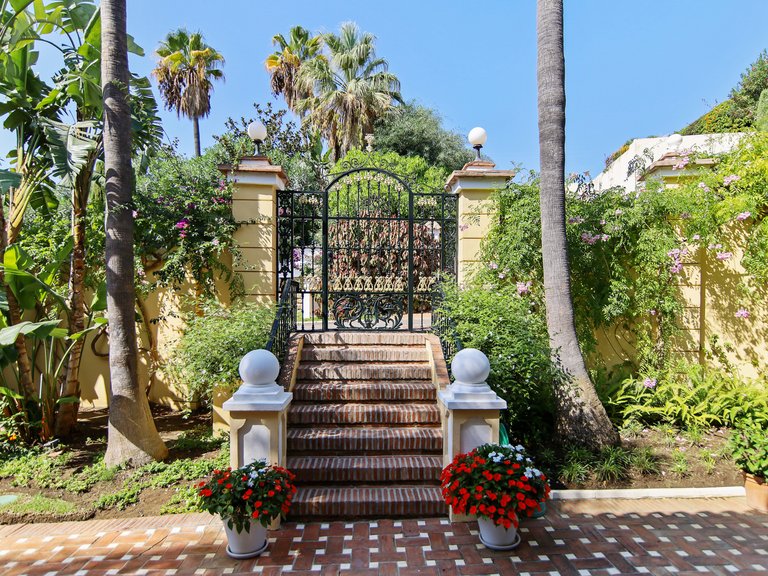 Villa for Sale in Marbella, Malaga 17