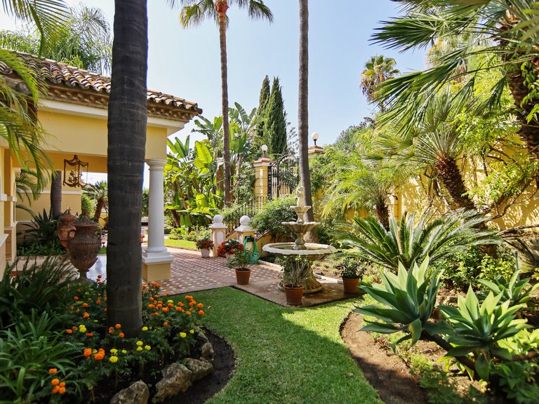 Villa for Sale in Marbella, Malaga 3