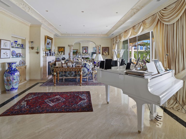 Villa for Sale in Marbella, Malaga 5