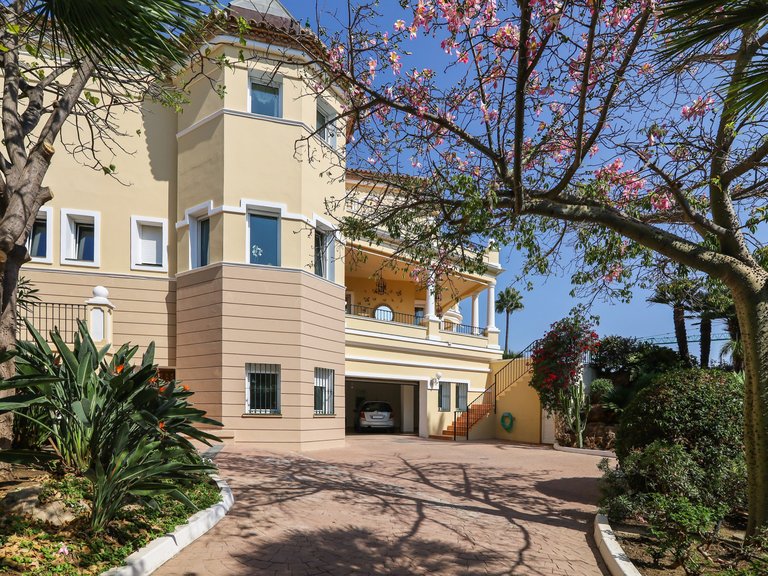 Villa for Sale in Marbella, Malaga 42