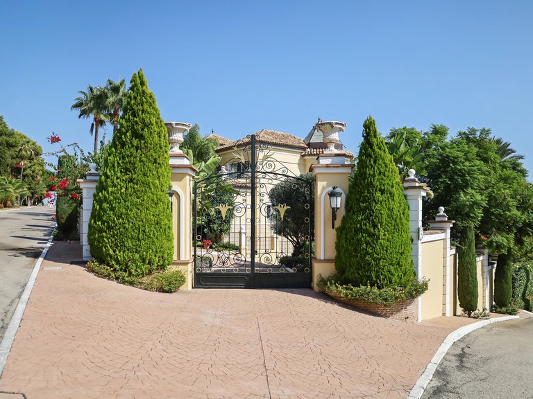 Villa for Sale in Marbella, Malaga 27