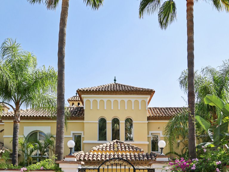 Villa for Sale in Marbella, Malaga 8