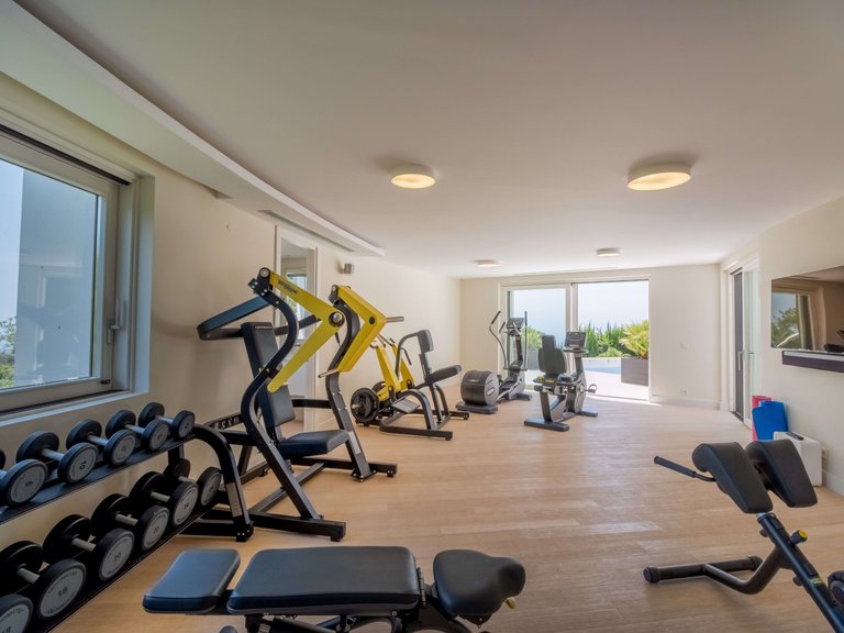 Villa for Sale in Benahavis, Malaga 11
