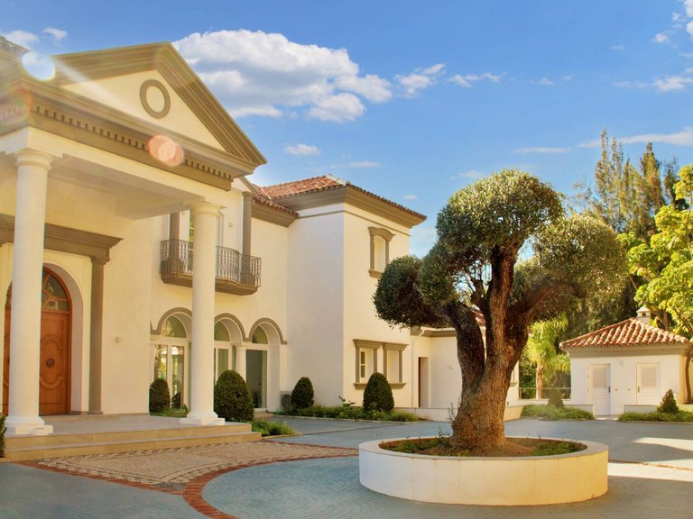 Villa for Sale in Benahavis, Malaga 23
