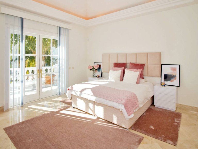 Villa for Sale in Benahavis, Malaga 19