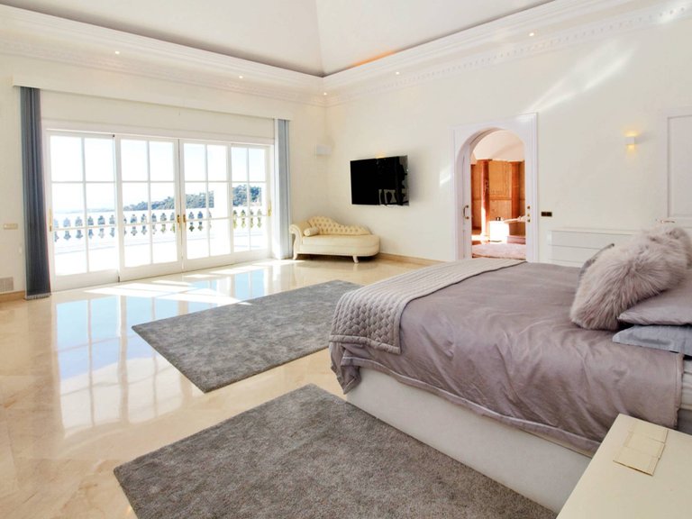 Villa for Sale in Benahavis, Malaga 17