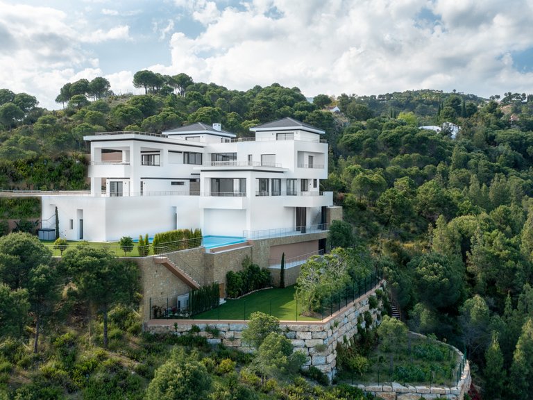 Villa for Sale in Marbella, Malaga 4