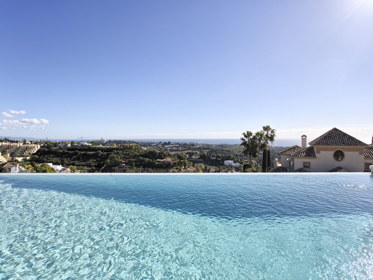 Villa for Sale in Benahavis, Malaga 16