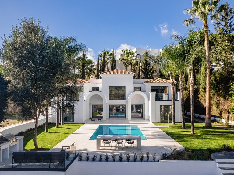 Villa for Sale in Marbella, Malaga 1