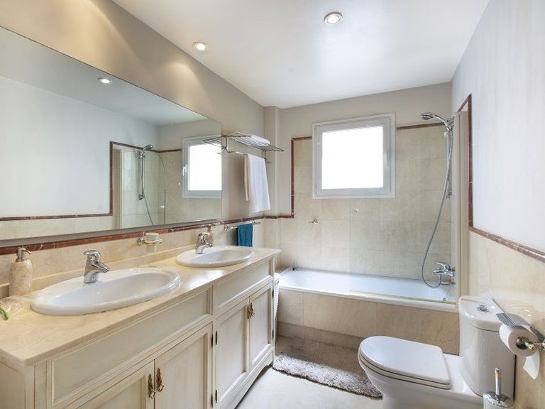 Apartment for Sale in Marbella, Malaga 8