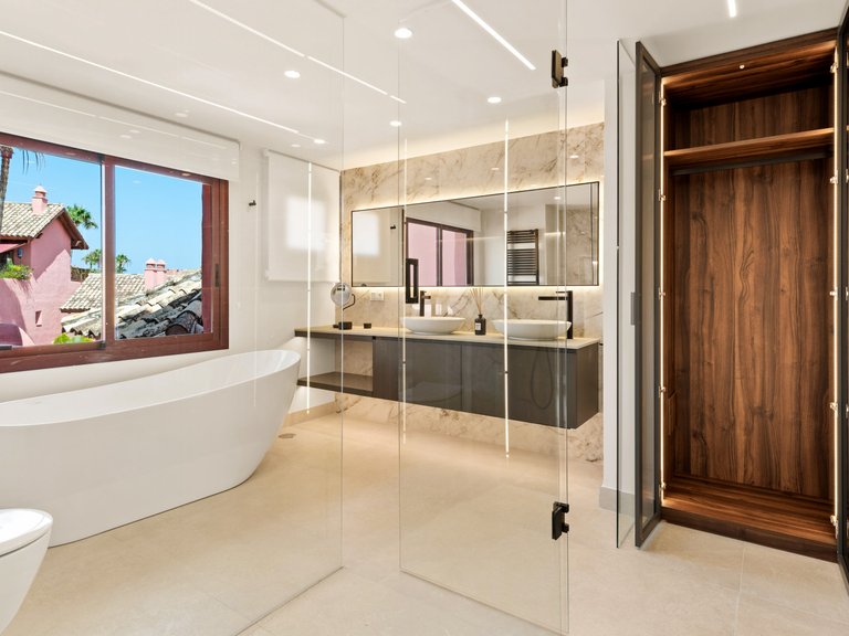 Apartment for Sale in Estepona, Malaga 7