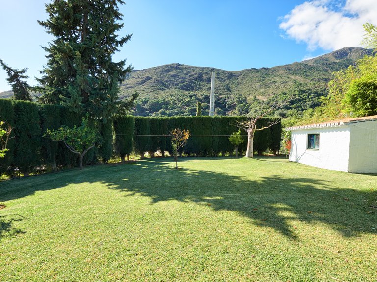 Villa for Sale in Estepona, Malaga 1