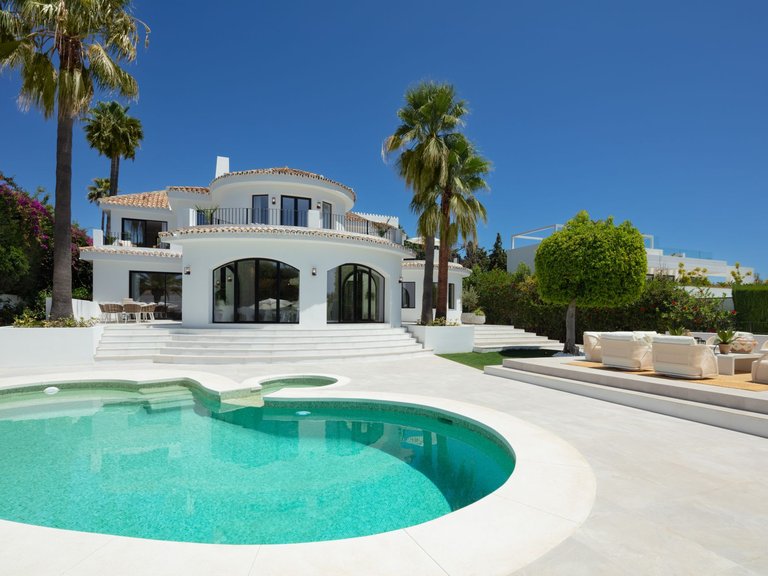 Villa for Sale in Marbella, Malaga 3