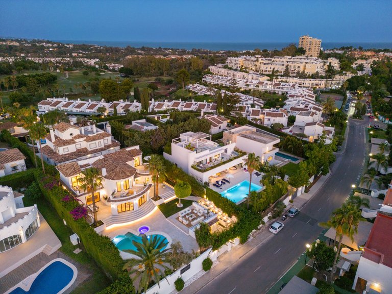 Villa for Sale in Marbella, Malaga 50