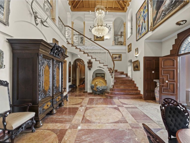 Villa for Sale in Marbella, Malaga 2