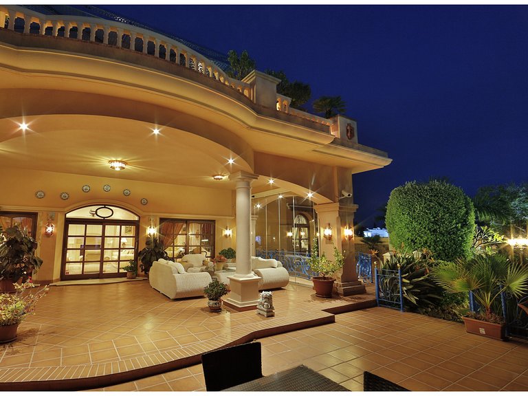 Villa for Sale in Marbella, Malaga 23