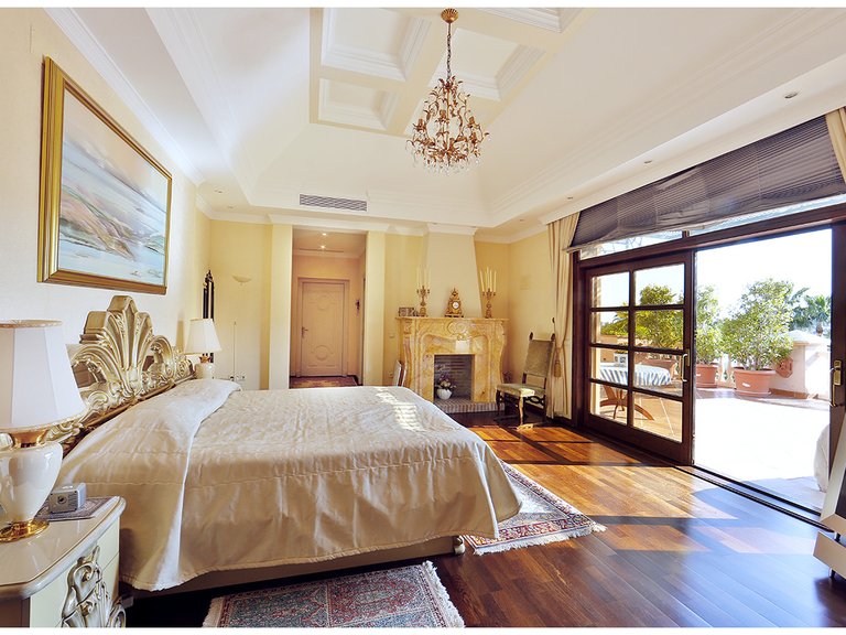 Villa for Sale in Marbella, Malaga 18