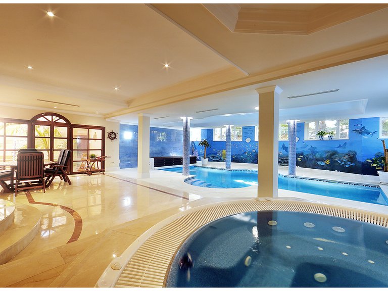 Villa for Sale in Marbella, Malaga 37