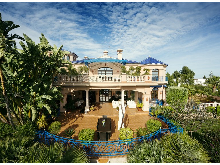 Villa for Sale in Marbella, Malaga 8